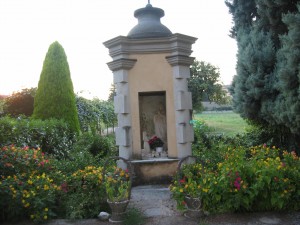 Madonna_di_Lourdes_nellorto