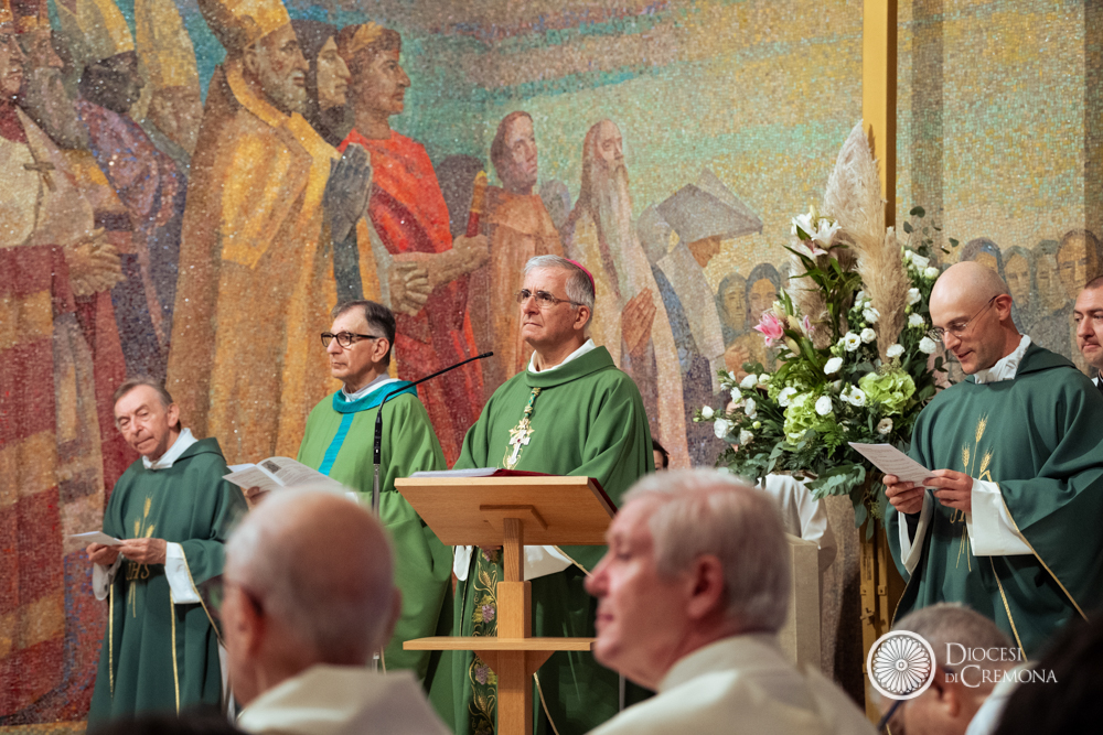 Le immagini dell'insediamento e della messa di monsignor Giovanni