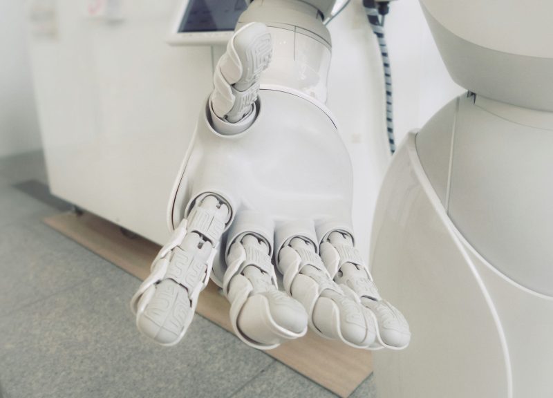 robot mano AI